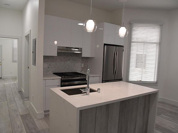 4th image of 755 6th Ave #759-02