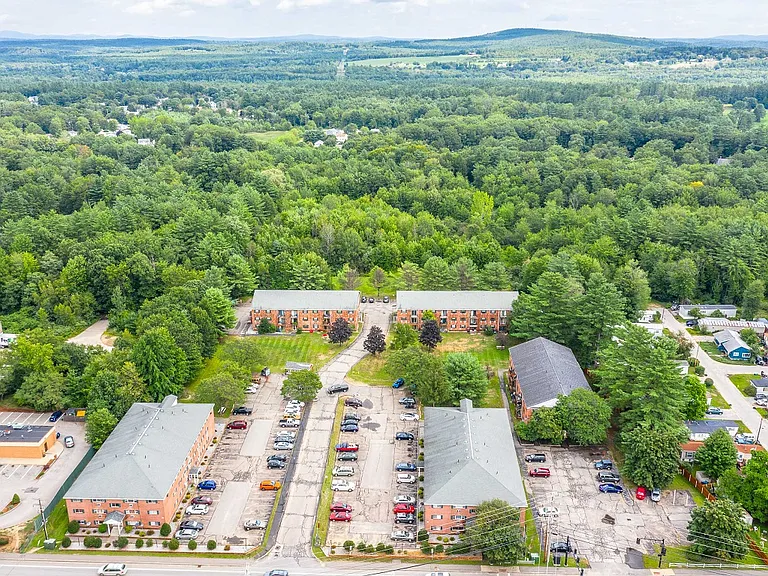 Meadowbrook Apartments — Photo 9