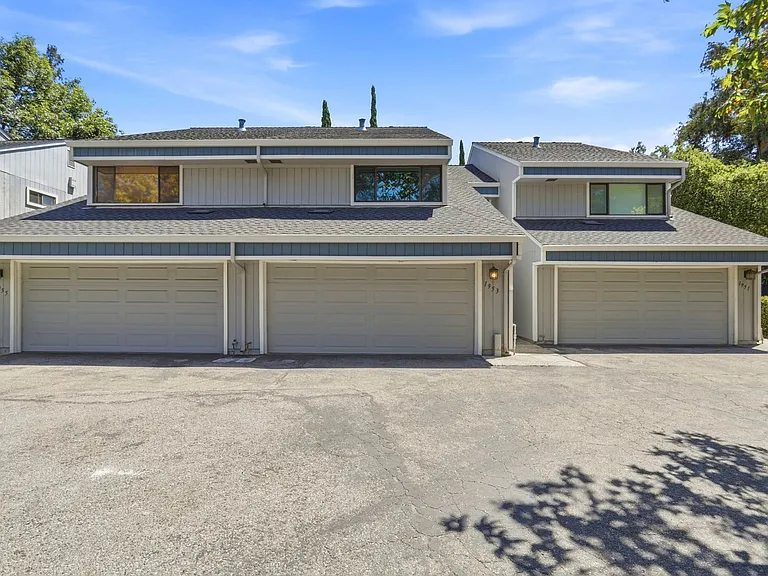 1953 Dry Creek Rd — Photo 2