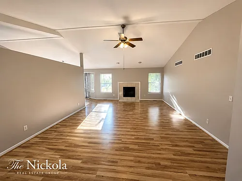 3132 Louis Dr Photo 1