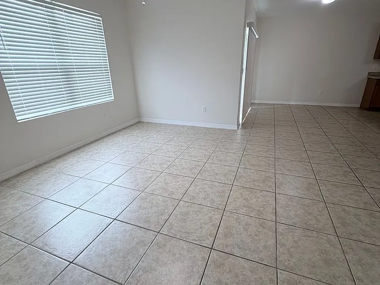 1633 SW 12th Ter — Photo 9