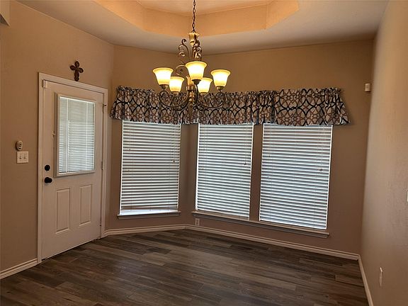 5th image of 2125 Willowglen Dr