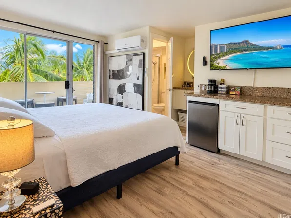 2463 Kuhio Ave APT 402, Honolulu, HI 96815