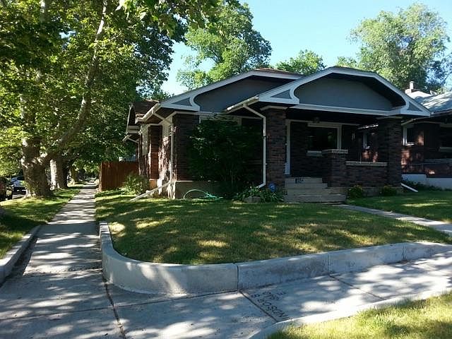 1st image of 851 E Belmont Ave