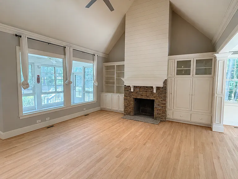 1030 Dejarnet Ct — Photo 5