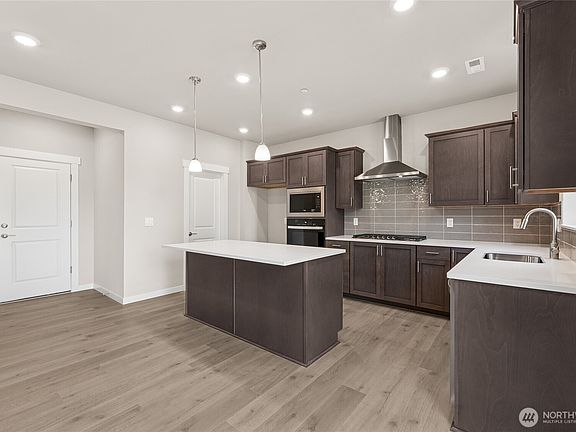 4th image of 3822 98th Avenue Ct E #9