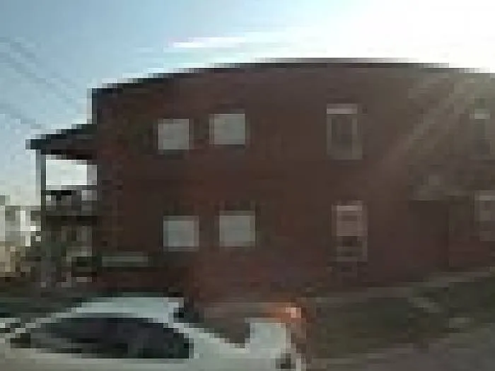 801 7th St APT 2 photo 1