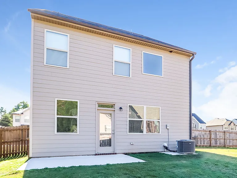 1075 Lear Dr — Photo 16