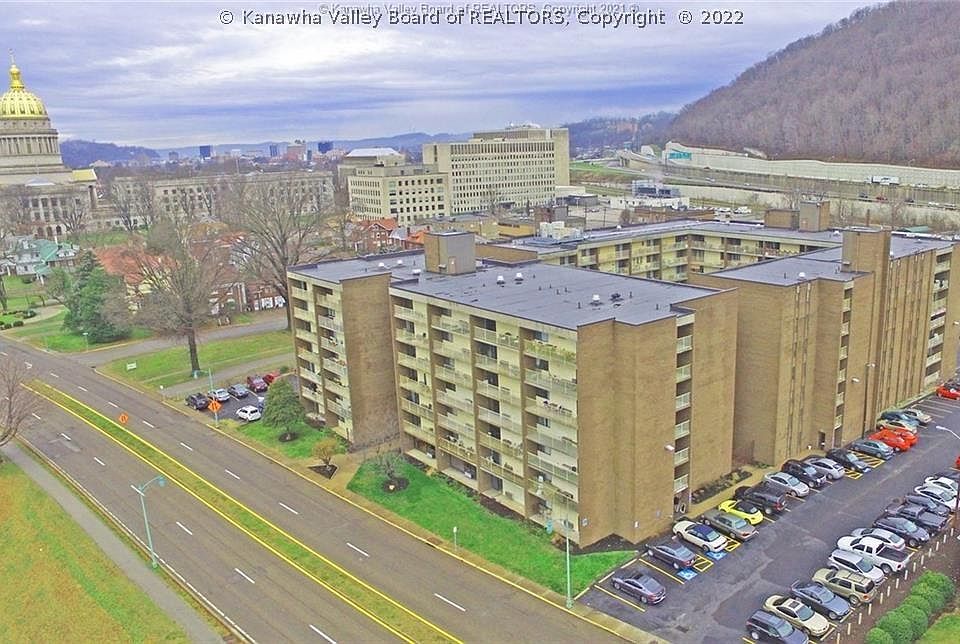 1st image of 2106 Kanawha Blvd E APT 104