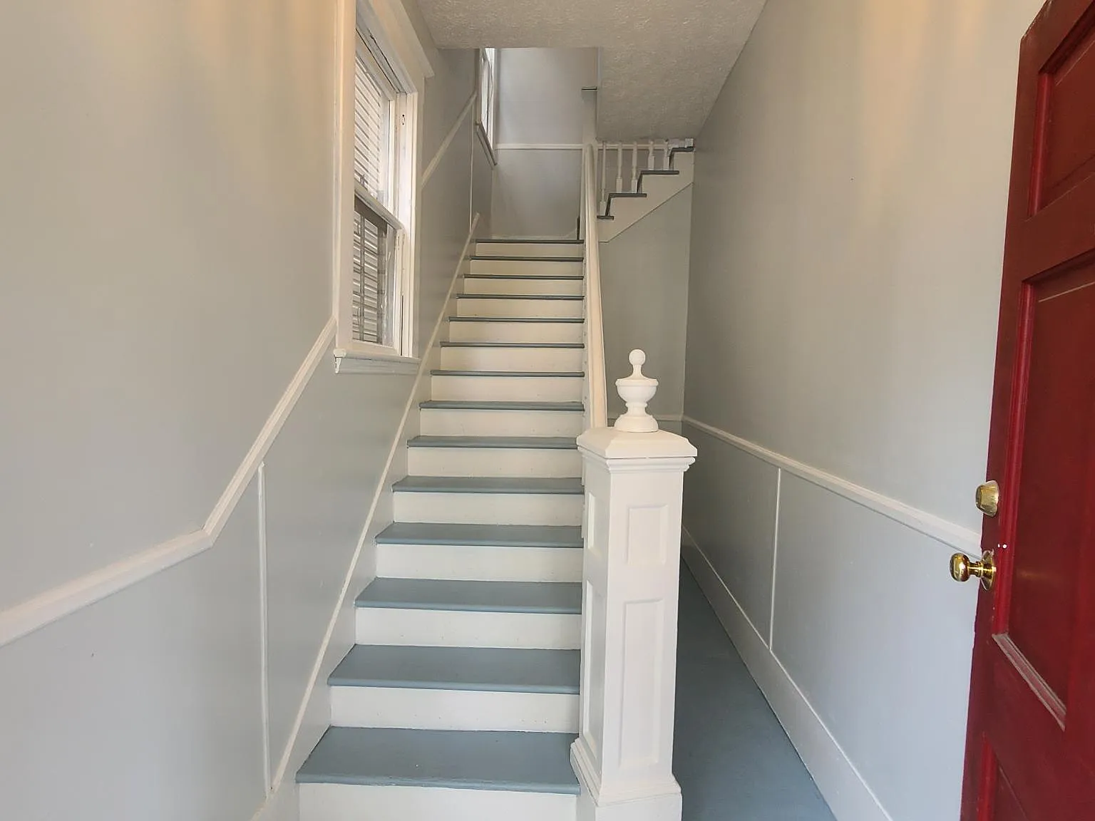 3 bed, 1200 sqft, $1,900 — Photo 2