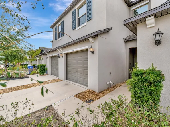 607 Royal Empress Dr, Ruskin, FL 33570