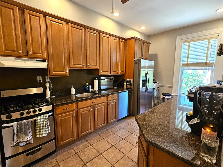 1064 Beacon St #15 — Photo 2