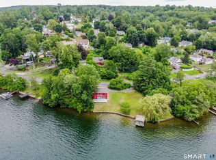 277-279 Candlewood Lake Rd, Brookfield, CT 06804