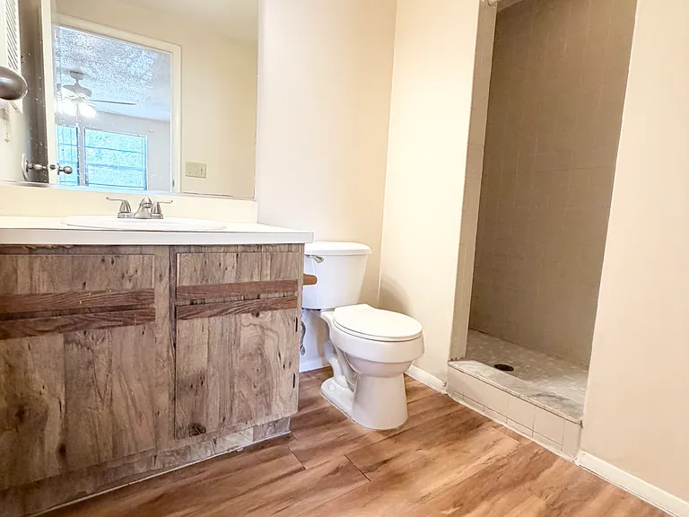 129 Camphor Cir #F — Photo 24