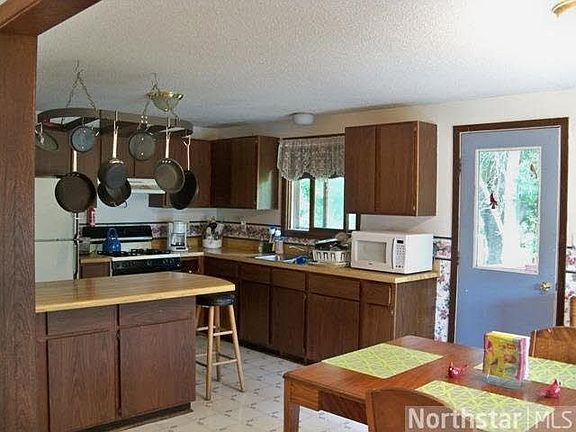 3rd image of 615 N Elm Street