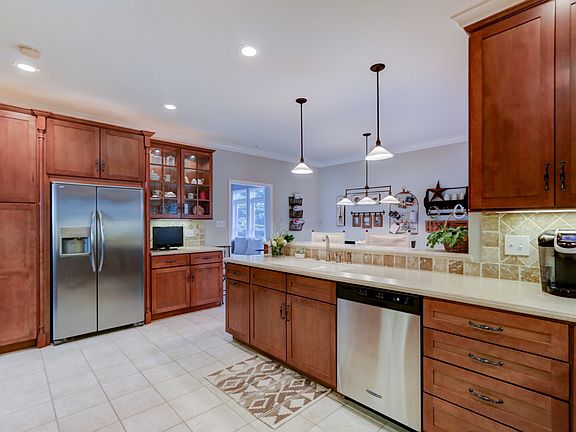 4th image of 801 Vista Oaks Ln