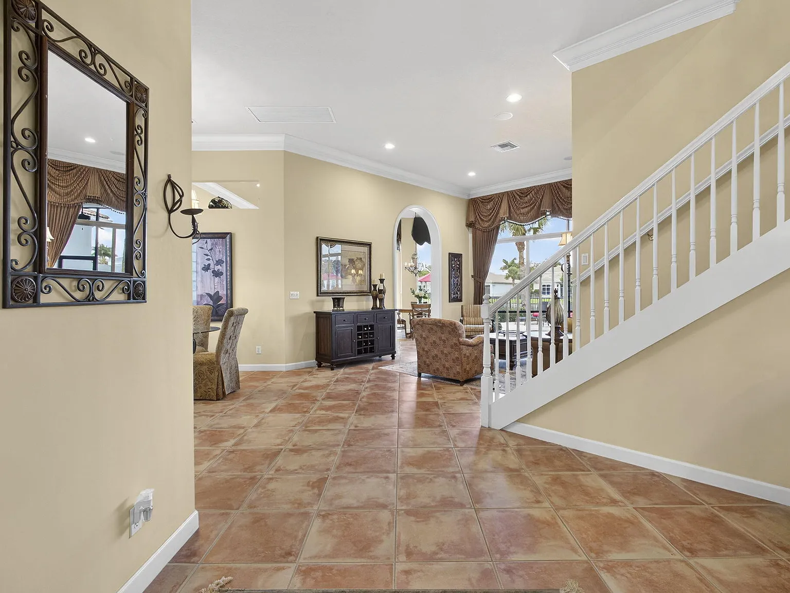 4 bed, 3.0 bath, 2678 sqft, $6,700 — Photo 4