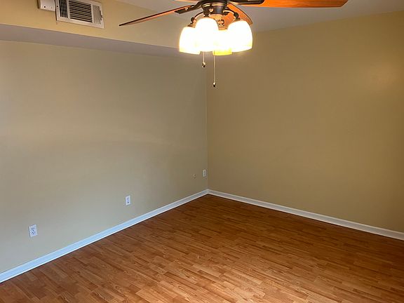 4th image of 849 Cambridge Dr