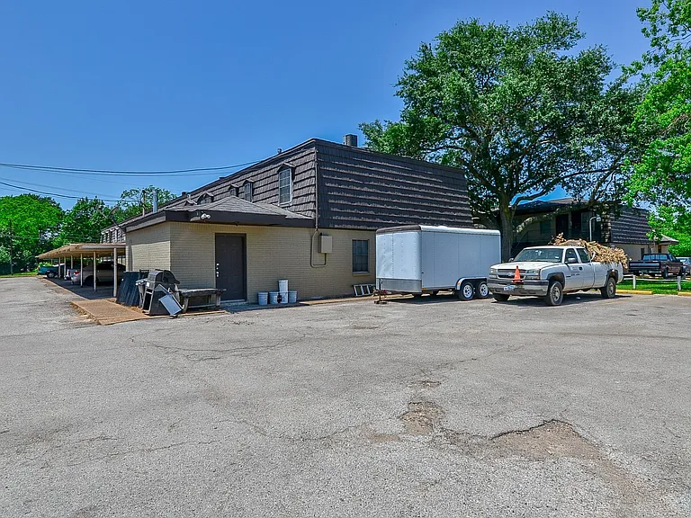 1518 East Ave — Photo 11