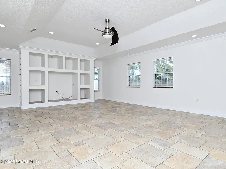 2185 Acacia St NE — Photo 8