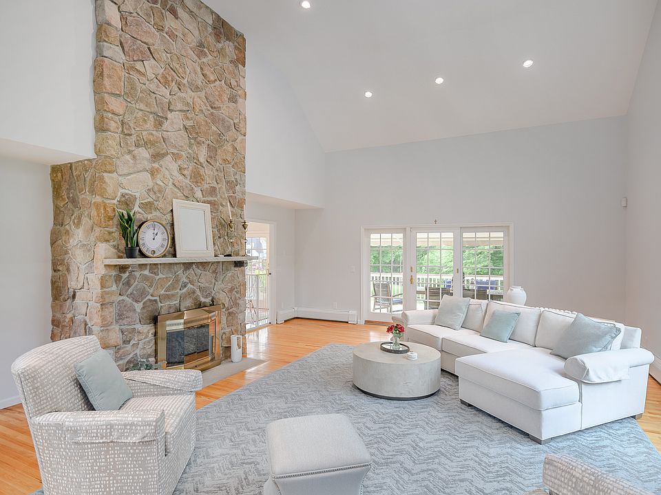 1st image of 20 Laura Drive