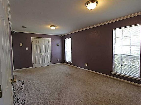 2nd image of 1844 Green Oak Dr