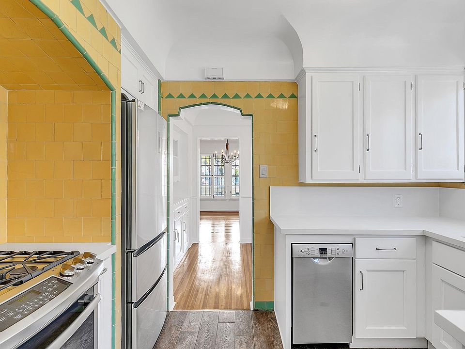1st image of 1032 S Alfred St