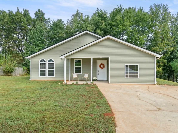 123 Spruce Ave, Greer, SC 29651