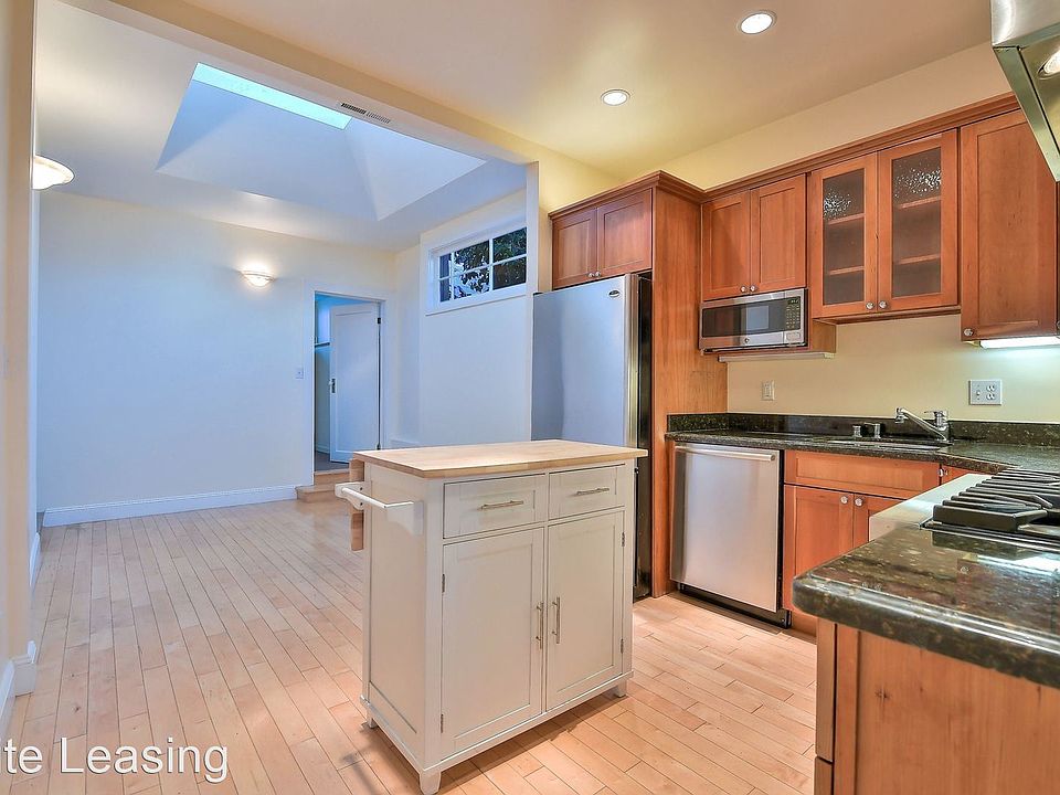 1st image of 1390 Noe St #1390