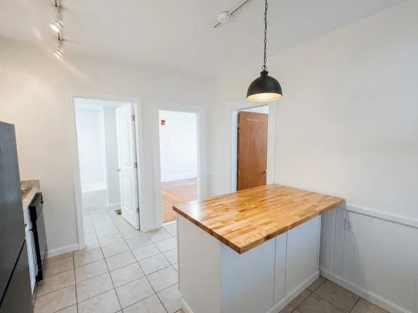 257 Beacon St #2, Somerville, MA 02143