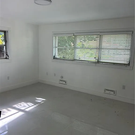 1331 Almeria Ave — Photo 12