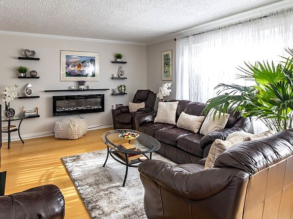 4th image of 4630 Washington St APT 3E
