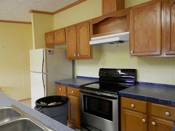 3rd image of 570 Meadow View Ln
