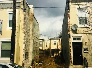 1621 Edgley St, Philadelphia, PA 19121