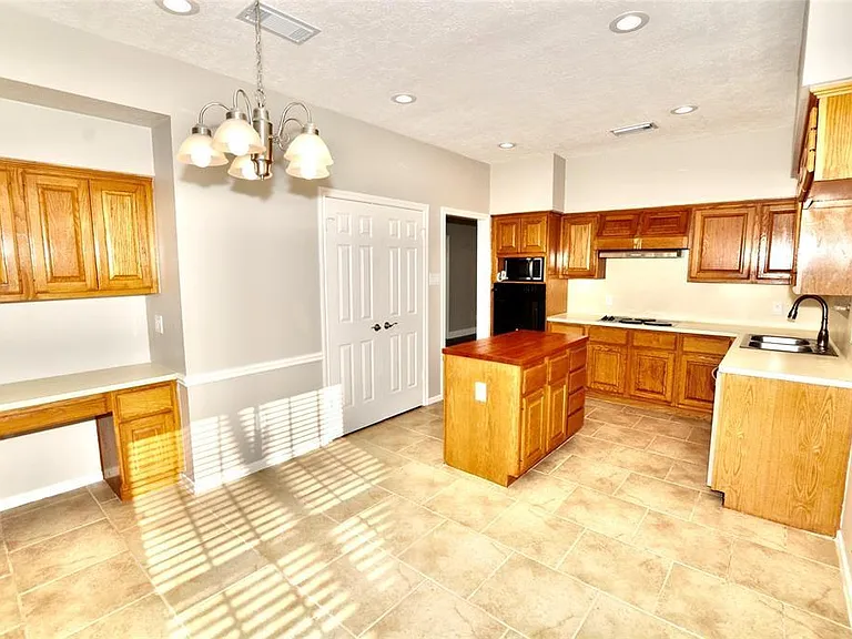 4602 Natural Bridge Dr — Photo 11