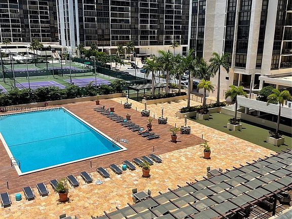 2nd image of 1865 Brickell Ave APT A610