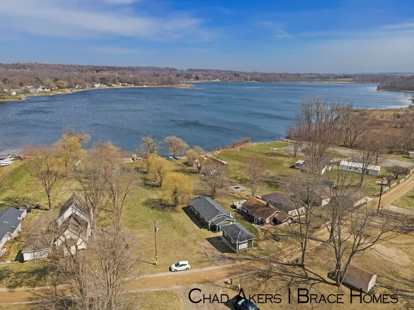 3317 Dumont Lake Dr, Allegan, MI 49010