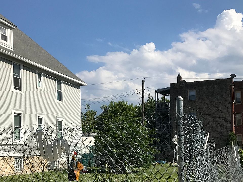 2nd image of 5849 W Superior St