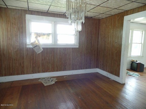 5th image of 52 Riverview Ave