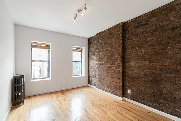 Rented by Bryan L Rozencwaig, LREB | media 9