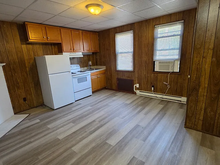 1020 E Main St #A — Photo 4