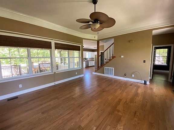 4th image of 44 Auburn Dr