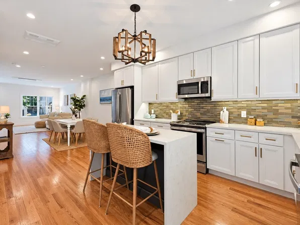 34 Linwood Ave #34, Melrose, MA 02176