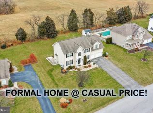 712 Shannon Dr N, Greencastle, PA 17225