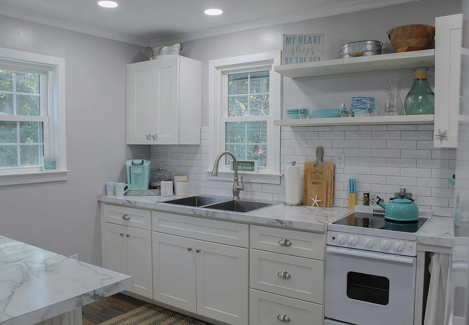 3 bed, 968 sqft, $2,000 — Photo 2