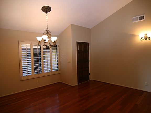 5th image of 406 Ventura Way