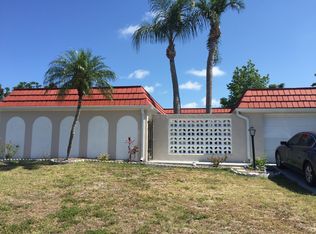 5325 Manor Dr, New Port Richey, FL 34652