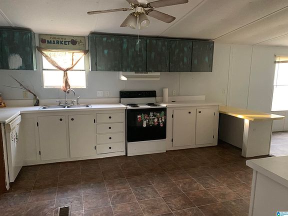 3rd image of 107 Garden City Heights St NE