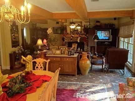 3rd image of 709 Slattery Blvd