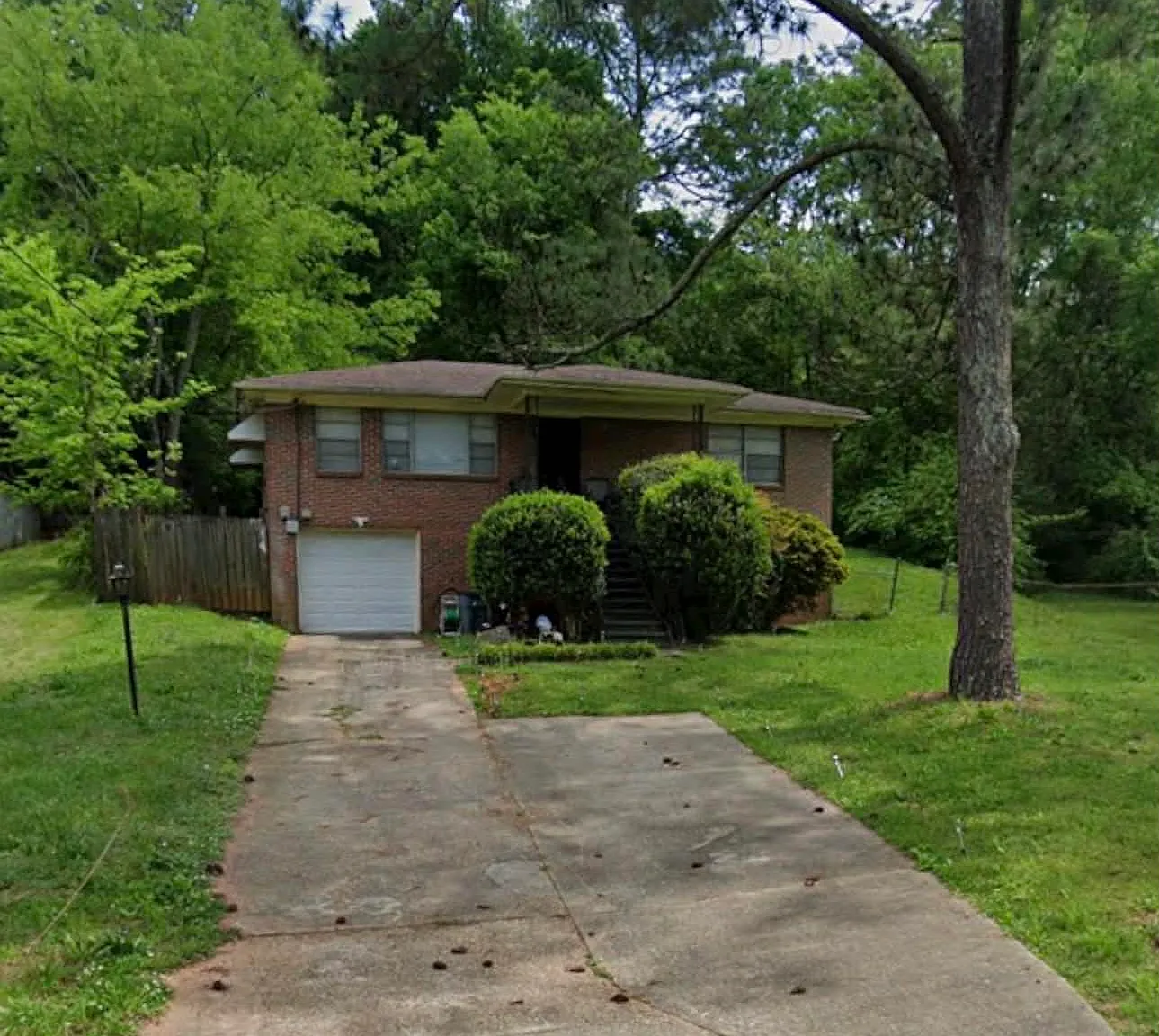 4 bed, 1947 sqft, $1,300 — Photo 1